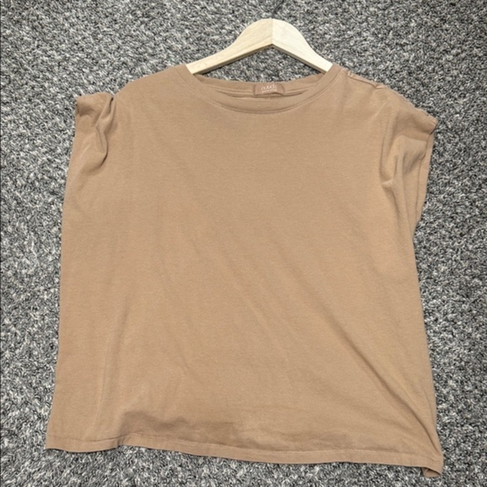 NUUDS Women's Brown Short Sleeve Tee